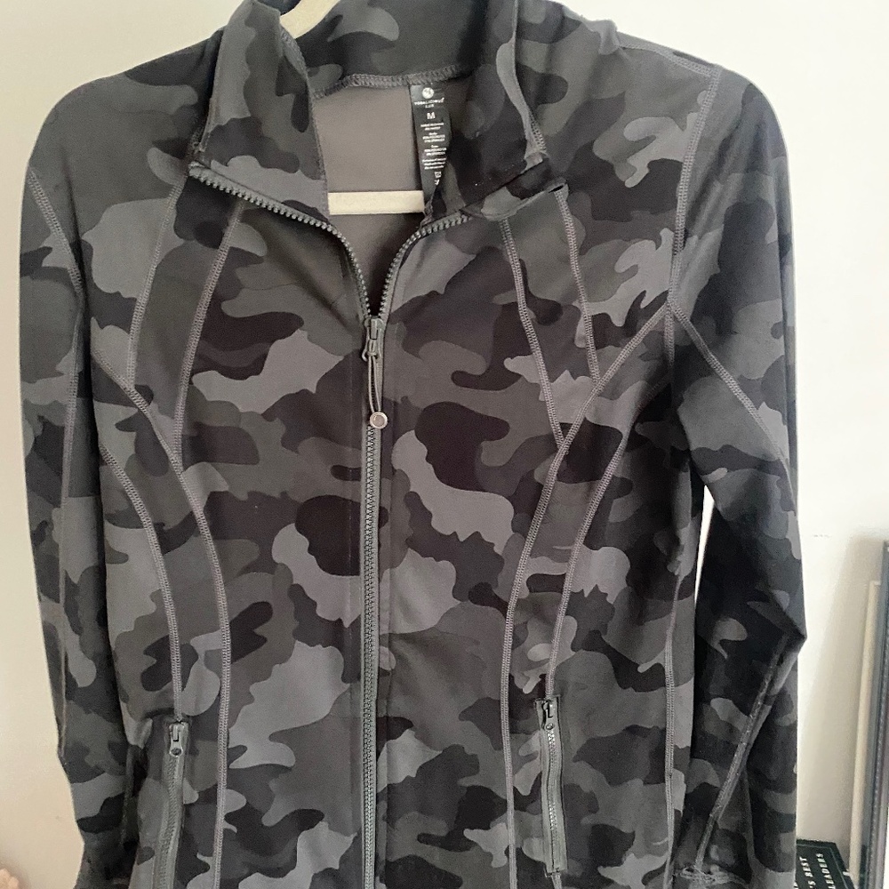 Yogalicious - Gray Camo - Athletic ZipUp Jacket